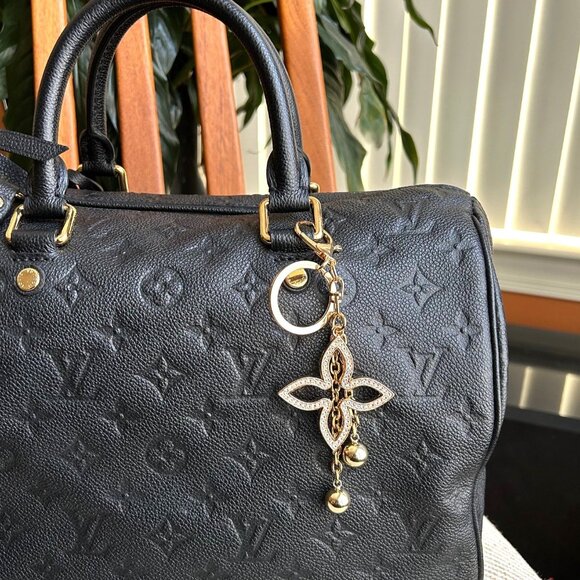 CLOVER Bag Charm Rhinestones Black Gold Tone - Picture 5 of 7